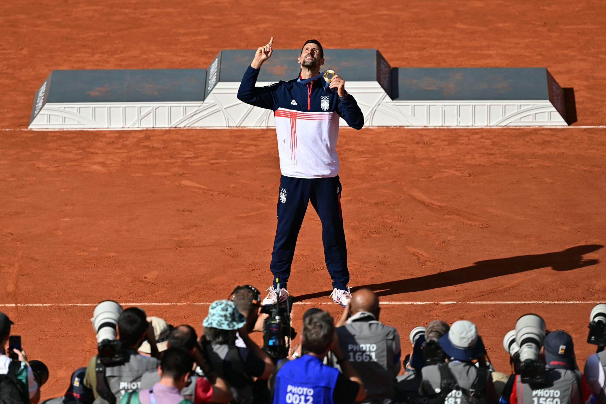Novak Djokovic kruist zichzelf op de Olympische Spelen, geeft glorie aan God voor gouden medaille overwinning
