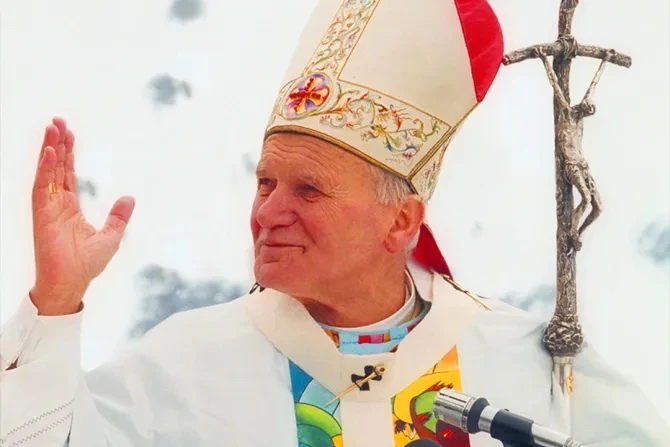 Wie Johannes Paul II. zum Fall der Berliner Mauer beitrug: 35 Jahre später