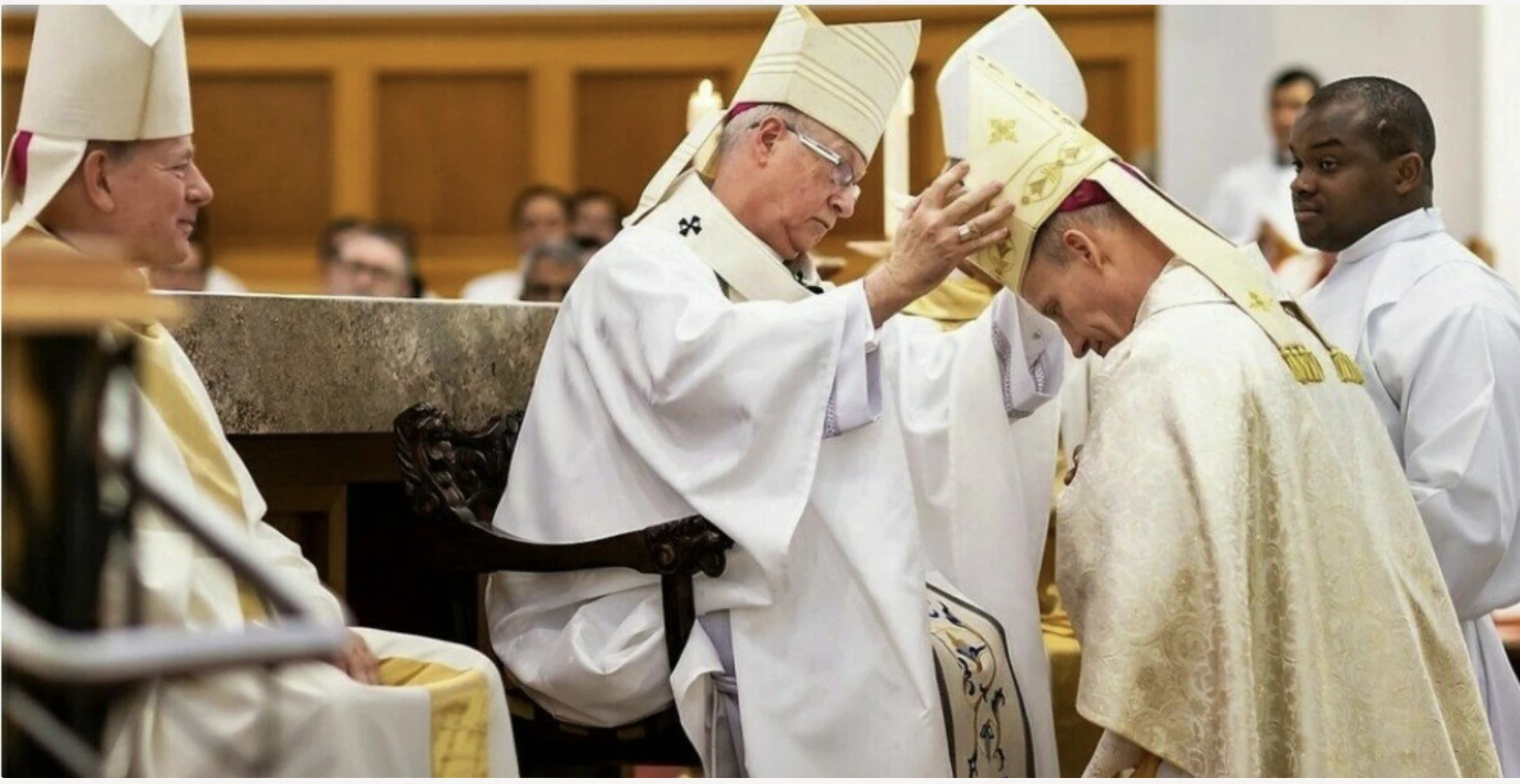 El Papa Francisco nombra al arzobispo Richard W. Smith de Edmonton como próximo arzobispo de Vancouver