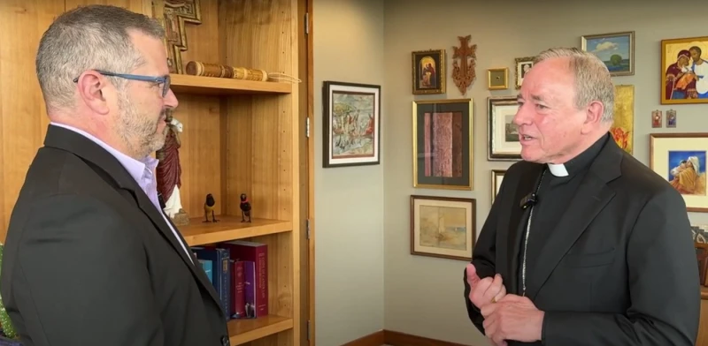 アウトゴーイングバンクーバー大司教は希望への別れの電話を提供しています アウトゴーイングバンクーバー大司教は希望への別れの電話を提供しています