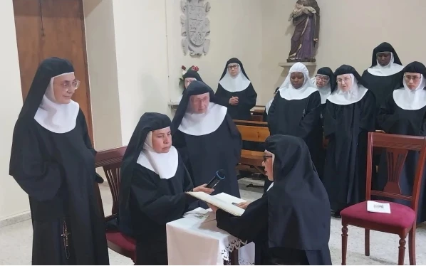Viuda, madre de 4 monjas y un sacerdote, hace votos perpetuos