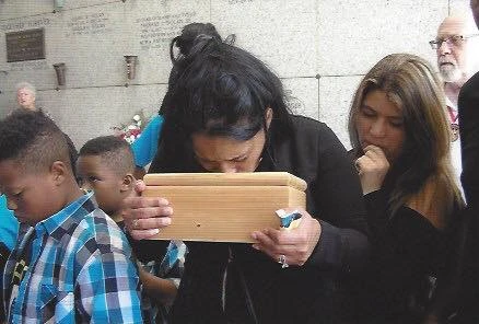 Sépultures pour les petits: Comment un ministère de la Nouvelle-Orléans aide les familles à pleurer Sépultures pour les petits: Comment un ministère de la Nouvelle-Orléans aide les familles à pleurer