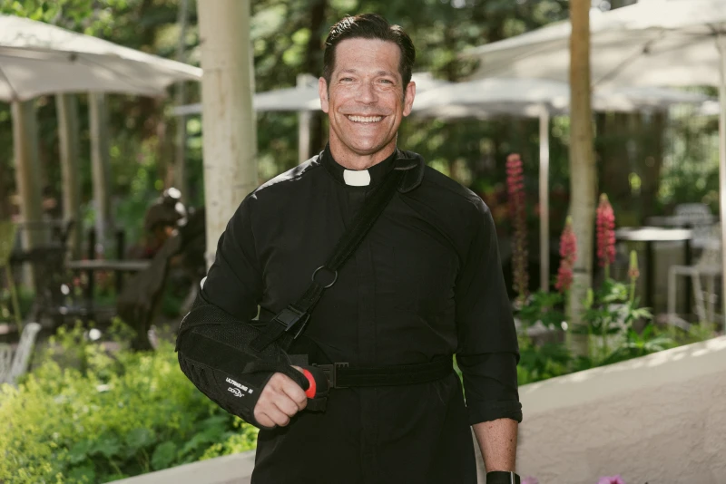 الأب مايك شميتز: وزارة الحرم الجامعي هي "الأفضل من كلا العالمين"