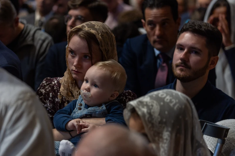 ‫ - صور فوتوغرافية الكاردينال بورك يحتفل بالقداس اللاتيني في كنيسة القديس بطرس