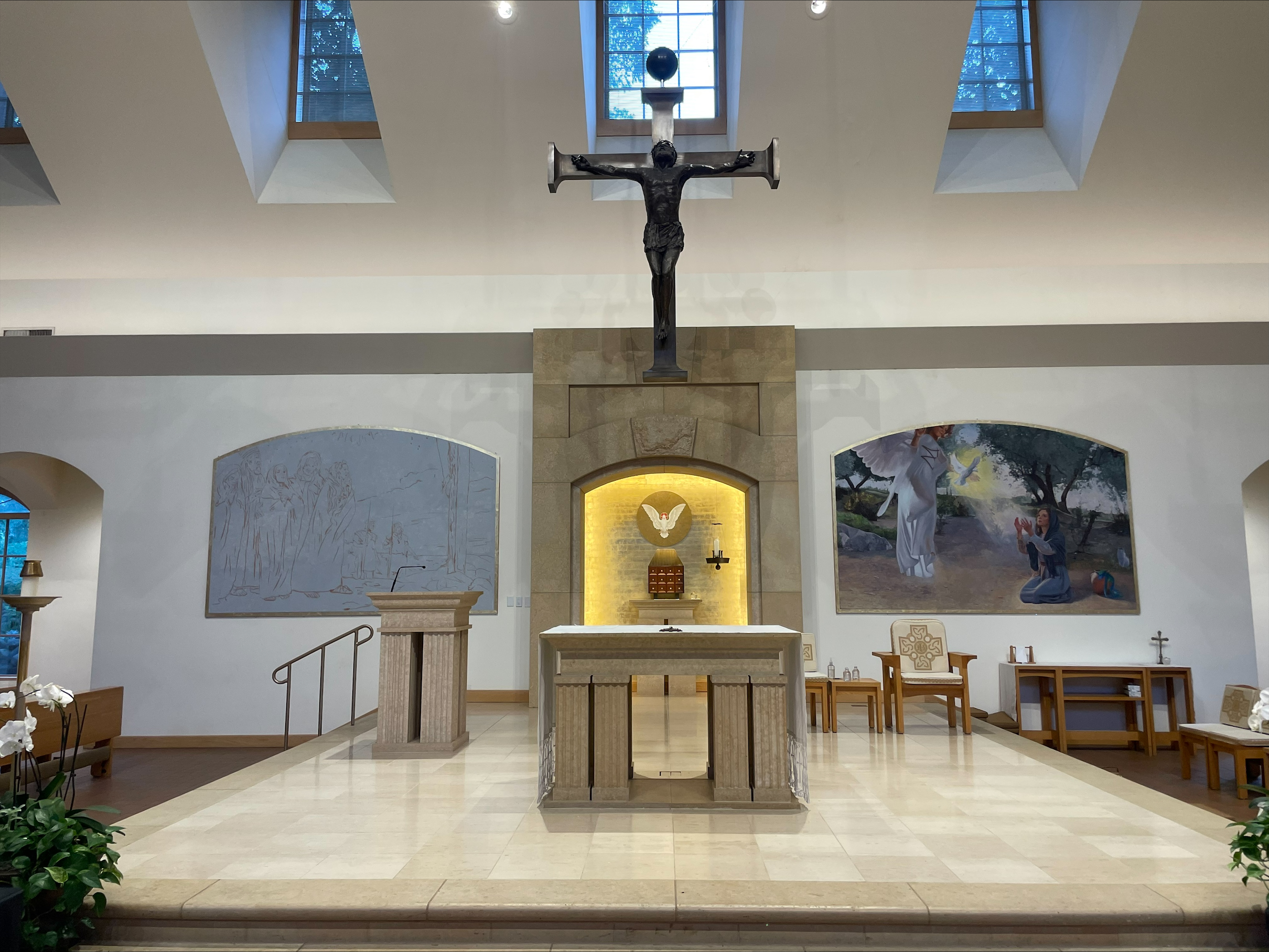 Pfarrei würdigt Opfer der Schießerei an der Annunciation-Schule mit einem sakralen Fresko