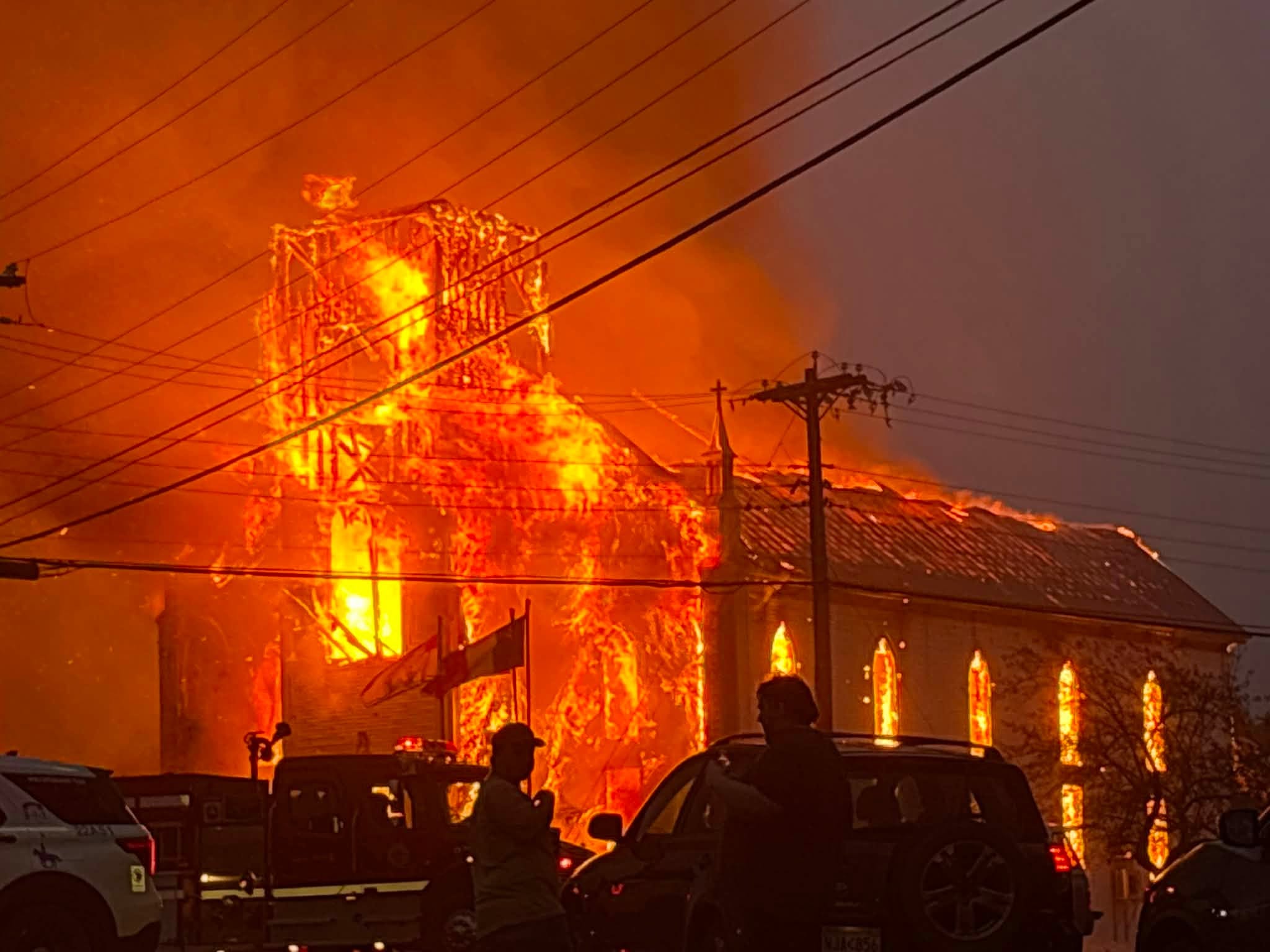 Verdächtiger nach Brandstiftung an historischer katholischer Kirche in New Brunswick, Kanada, festgenommen